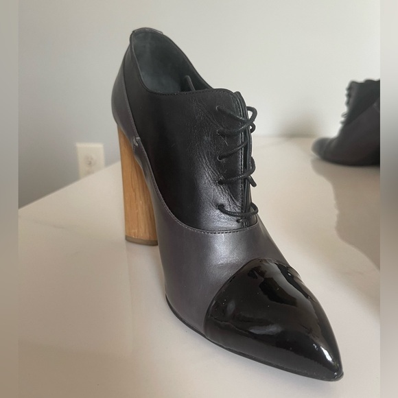 AUTHENTIC YSL OXFORD HEELS - Picture 5 of 11